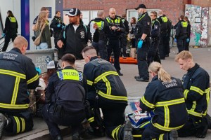Napad z nožem v Hamburgu, vsaj 12 ranjenih