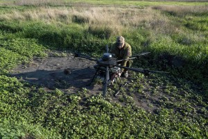 Ukrajina s stotinami dronov nad Rusijo, moten zračni promet