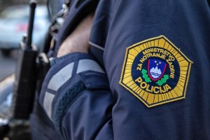 Napad z nožem pri Kamniku: ženska se bori za življenje, osumljenec prijet pri Kopru