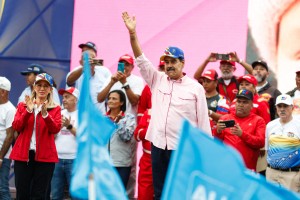 Maduro zmagovalec volitev, ki jih je opozicija bojkotirala