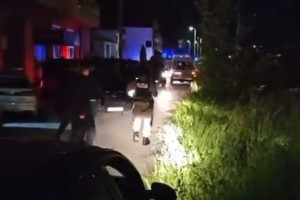 Pri Sarajevu so se tepli in streljali migranti iz Afganistana in Pakistana