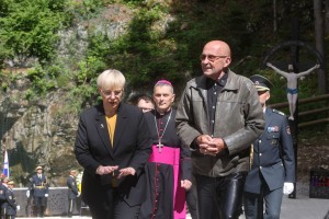 Nataša Pirc Musar v Kočevskem rogu: Treba je priznati, da je šlo pri pobojih za zločin (FOTO)