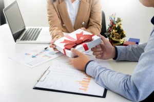 Kako poslovna darila podpirajo lansiranje novega izdelka ali storitve?