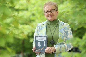 Milena Miklavčič: Tovarišicam v komunizmu pripadalo dvoje najlonk na teden