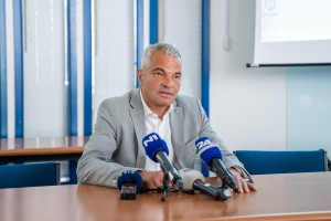 Sodna zaušnica za Arsenoviča: mestni svetniki porazili župana