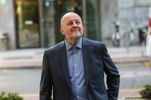 Jelinčič, Vilfan, Breznik ... To so slovenski politiki, ki so jih pijane ujeli za volanom!