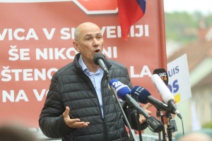 Ana Jud vas gleda: Raje imam Goloba v roki kot Janšo na strehi