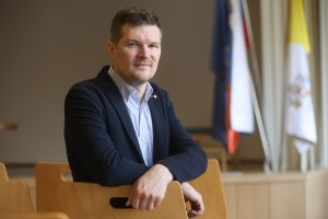 Nik Trontelj: Politika je boj za oblast, kje je tu možnost sprave in odpuščanja!?