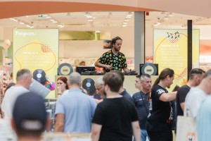 Poletni Groove Market v Cityparku: sejem vinilk, DJ nastopi in poletni utrip