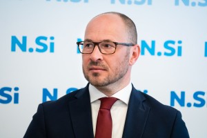 Kdo je bolj gradil avtoceste: Golobova ali Janševa vlada? Odzval se je Jernej Vrtovec