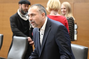 Kaloh: Logar mi je razlagal, da bo osebno upokojil Janšo
