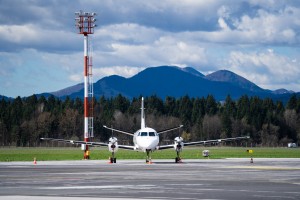 Sramota Slovenije: kako je Brnik pristal v tretji ligi balkanskih letališč