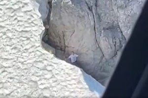Poglejte to neumnost nemškega turista na slovenski gori (VIDEO)