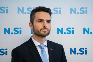 Tonin ne bo več vodil NSi; stranka v koalicijo tudi z Janšo