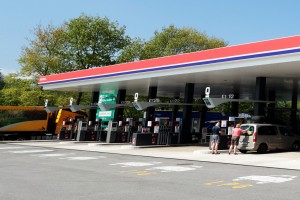 Petrol bo jutri protestno zaprl črpalke izven avtocest