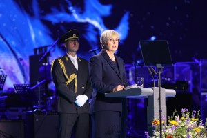 Pirc Musarjeva na državni proslavi pozvala k dostojnemu pokopu žrtev povojnih pobojev