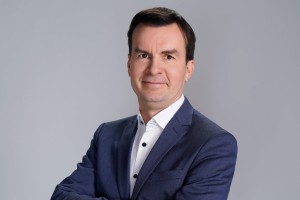Nova služba za Urbanijo: Janšev piarovec postal direktor televizije