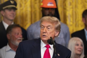 Senator: Trump zavajanja javnost glede napada na Iran