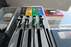 Goriva so se podražila: bencin in dizel po novem staneta toliko