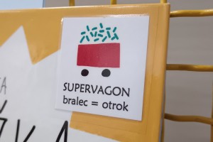 Poletje v družbi knjig: Bralni izzivi za vse generacije v knjižnici Brežice