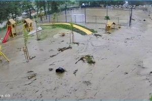 V Vitanjah se po hudem deževju sprožajo plazovi