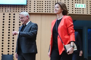 V SD še ne vedo, ali so za izstop Slovenije iz Nata, v vladi pa imajo zunanjo ministrico