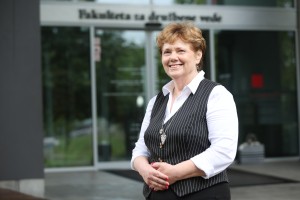 Janša in Golob bi najraje vladala kot kralja, svari politologinja Danica Fink-Hafner