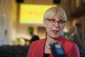 Predsednica za obsojeno elito: odvetniška pisarna Pirc Musar zastopa razvpita zdravstvena dobavitelja