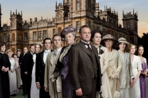 Na dražbi kostumi in rekviziti iz kultne serije Downton Abbey