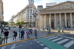 Google mora plačati odškodnino policistu zaradi objave gole fotografije