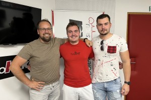 Nagajivi tris z nagajivo skladbo Simona