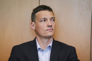 Komu ustreza, da podpredsednik KPK odhaja v drugo službo