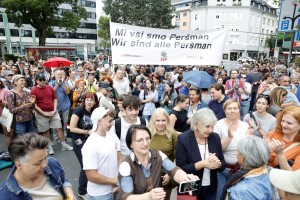 Pisatelji kritični do avstrijske racije pri domačiji Peršman