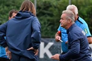 Noro: avstrijski nogometni sodnik besnel, da morajo v slovenskem klubu govoriti nemško!