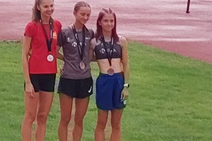 Prvenstvo Slovenije za člane - 1.dan, Lara Balažic zmagala z novim državnim rekordom