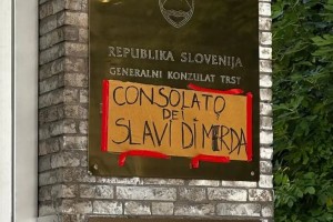 Pljuvanje po Slovencih v Trstu: Konzulat usranih Slovanov
