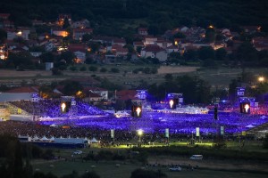 Hrvati praznujejo obletnico Nevihte, v Sinju pa preklinjajo Thompsona