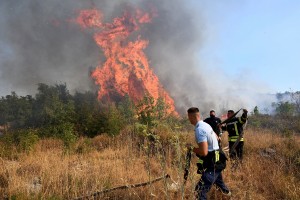 Črna gora v plamenih: gori pri prestolnici, pri Budvi, na severu ...
