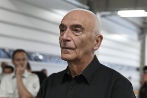Za človeka z mojim socialnim statusom ni pošteno, da bi šel v pokoj in živel na račun države, ker država nima denarja