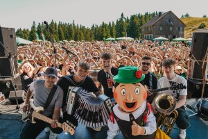 Rekordna generalka veličastna napoved spektakularnega finala v Planici