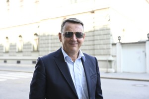 Ana Jud: Tone Rop, a še vedno fantaziraš o meni?