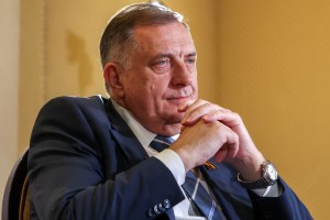 Bosanski Srbi se bodo na referendumu izjasnili glede obsodbe Milorada Dodika