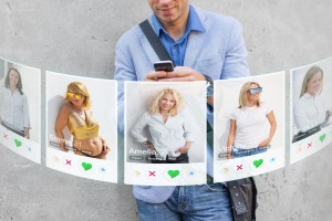 Vroči zmenki s Tinderja: novinarski eksperiment - sprehod po supermarketu seksa