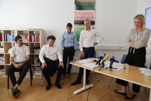 Afera Biobanka: 850 staršev poziva javno agencijo, naj zaščiti vzorce njihovih otrok