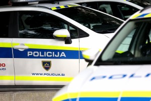 policija policijski avto.jpg