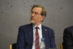 Peterle: Nočem biti zgolj zraven na fotografijah!