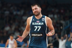 Briljantni Luka zmlel Italijane: 42 točk za četrtfinale