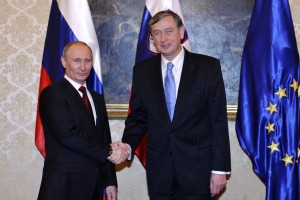 Slovenski podporniki Putina, ki nasedajo ruski propagandi, pljuvajo v lastno skledo
