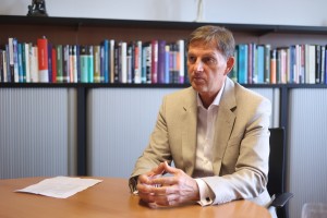 Cerar: Logar je zelo dolgo potreboval, da se je odcepil od Janše