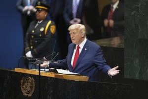 Trumpova rešitev za »izgubljena« ruska letala: Sestrelite jih